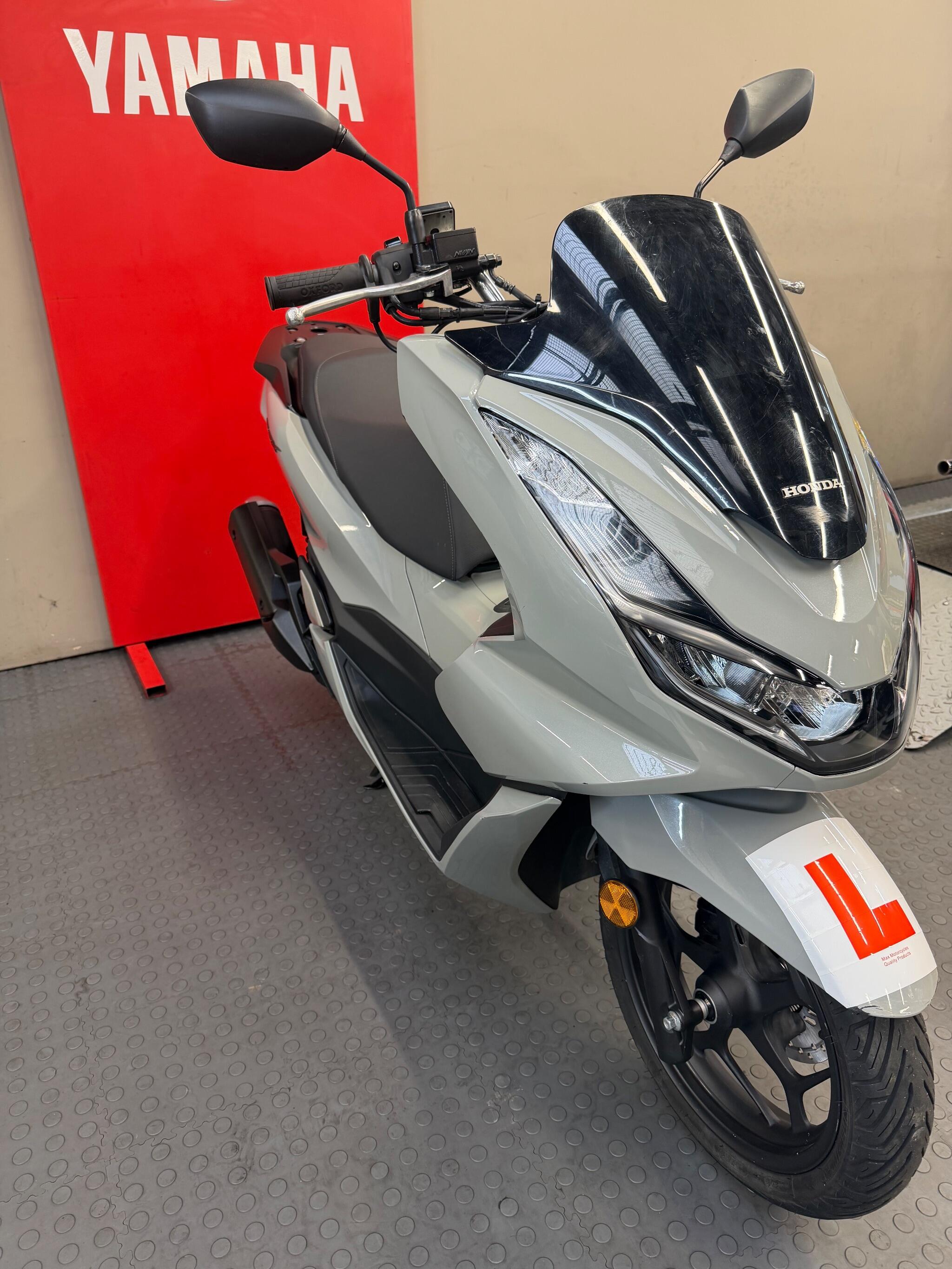 PCX pcx 125 150 2018-2020 jf81 kf30 純正タイプ 外装カウル 17点